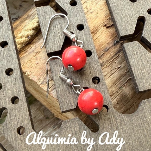 Alquimia Red Dangle Earrings with Glossy Beads - Picture 1 of 1
